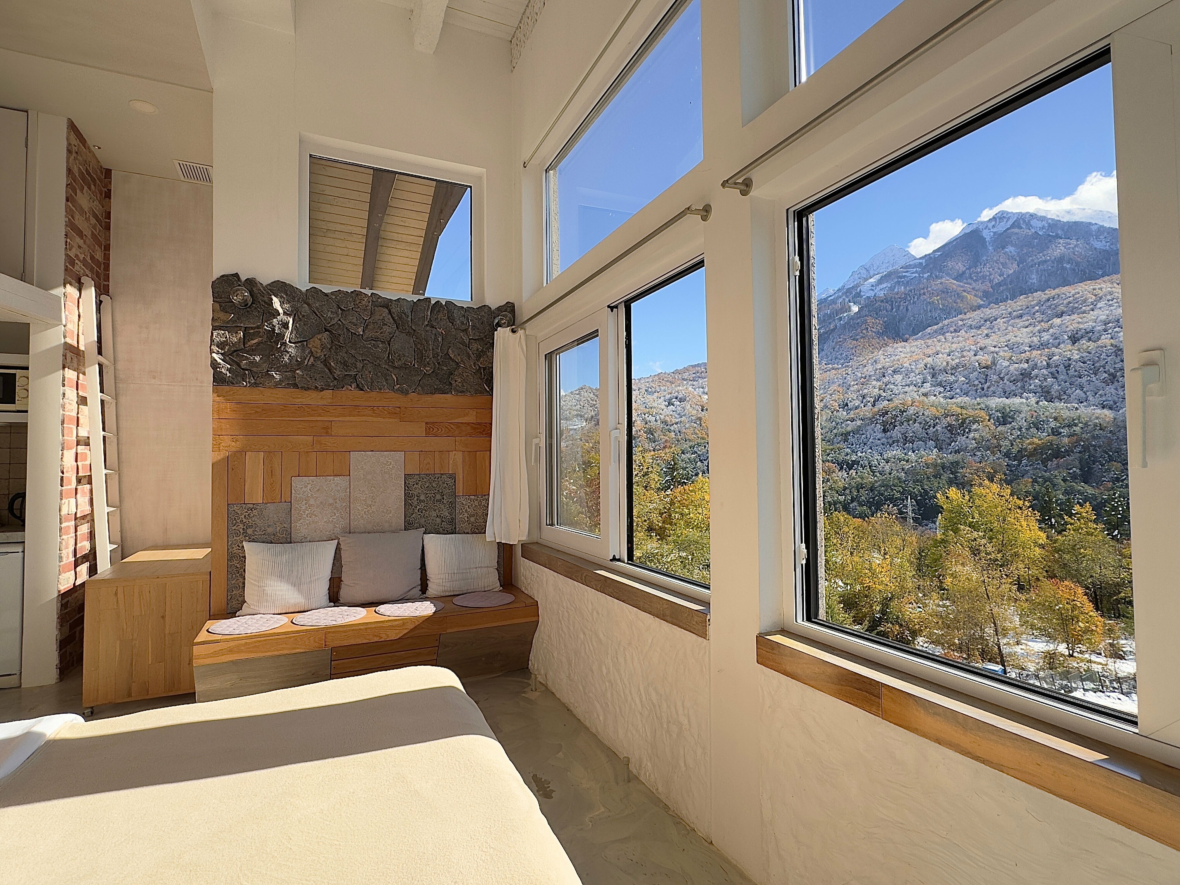 Четырехместный номер с видом на горы