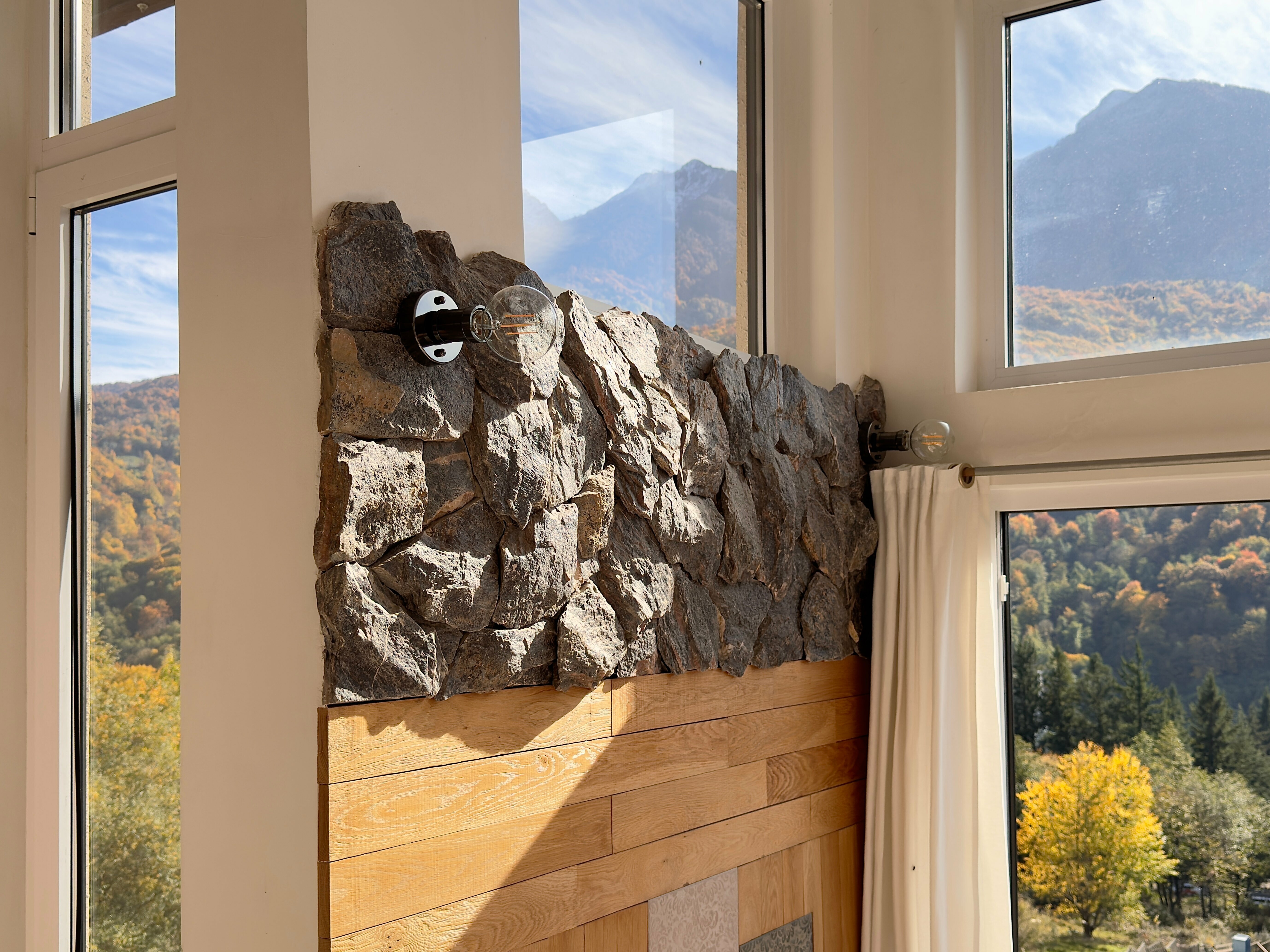 Четырехместный номер с видом на горы