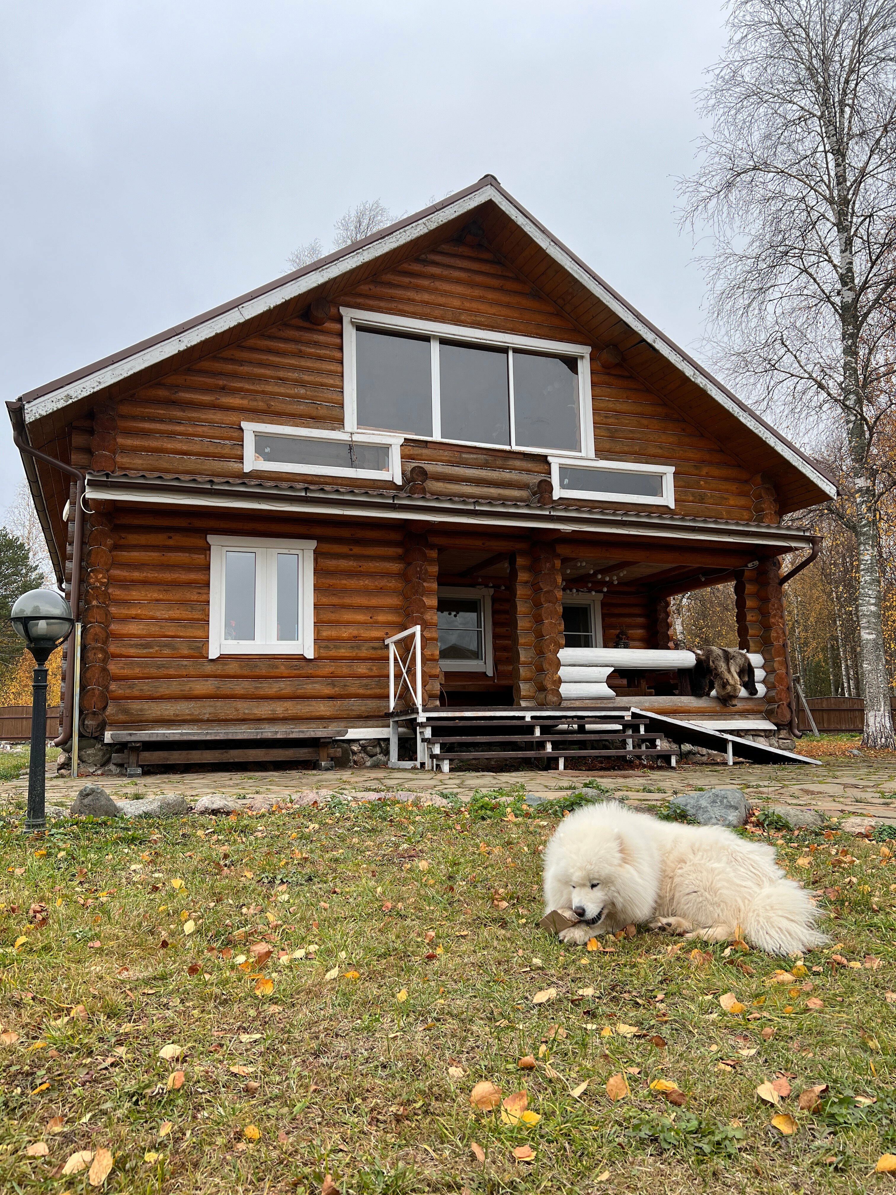 Дом с видом на озеро