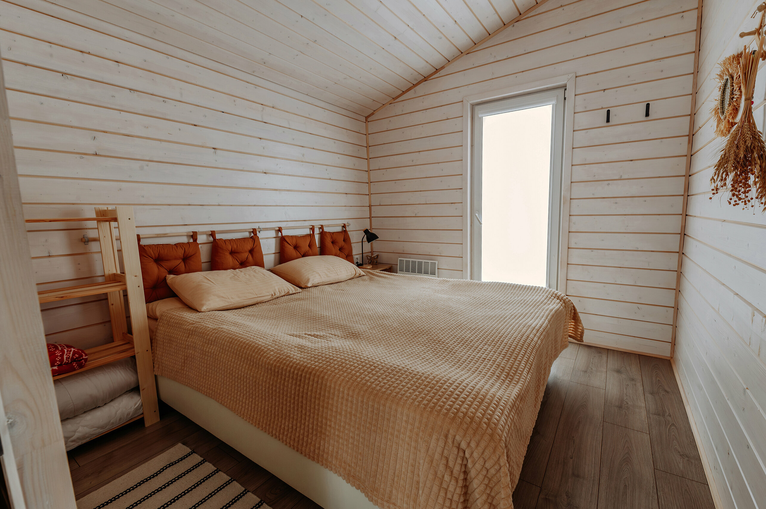 Коттедж с балконом