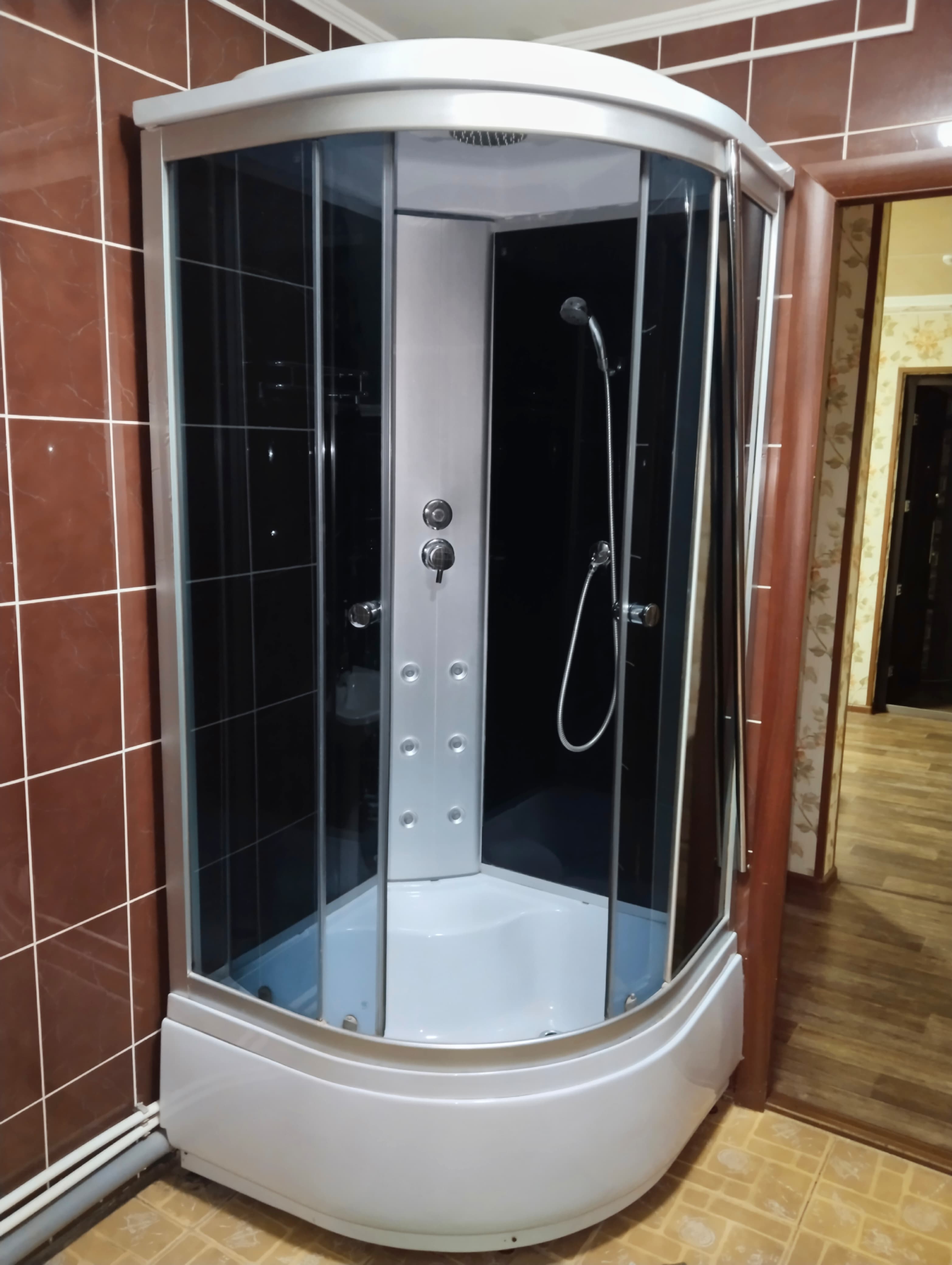 Двухместный номер с двуспальной кроватью и дополнительной кроватью