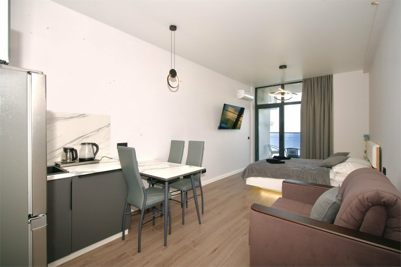 Дизайнерская студия LS-DEEP MUSIC  звуки лета в Алуште - вид на море с 13 этажа