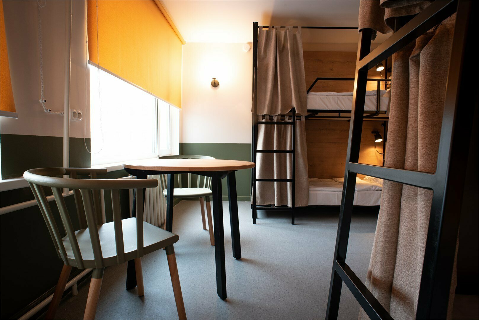 Восьмиместный групповой номер с двумя дополнительными местами