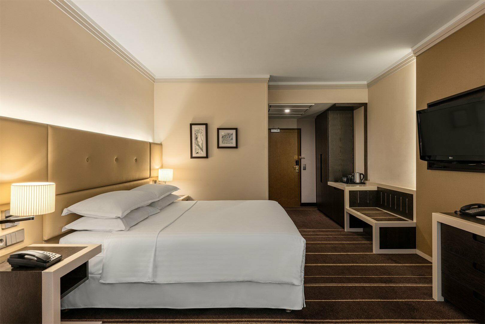 Делюкс с одной большой кроватью