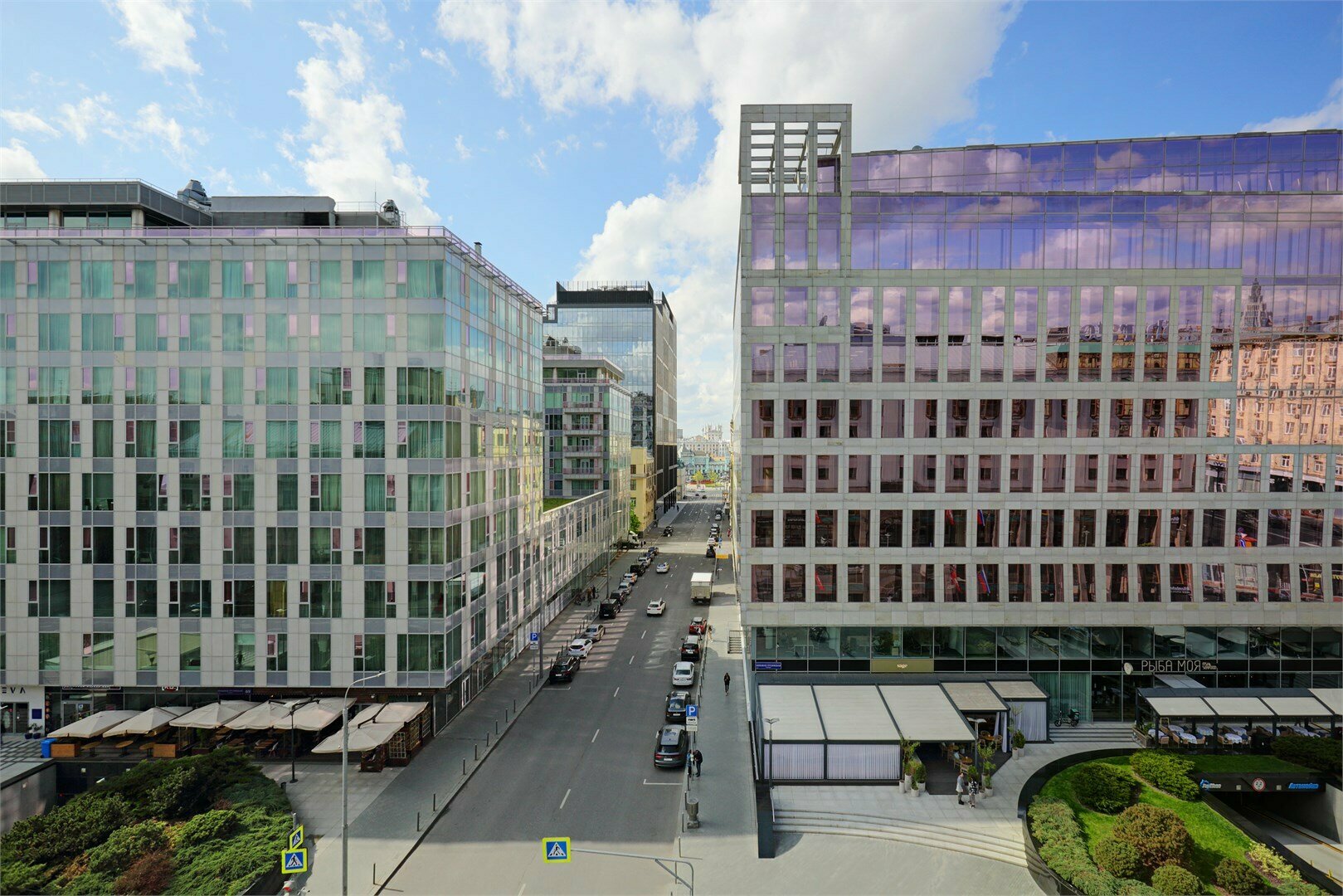 Классический двухкомнатный люкс с одной большой кроватью