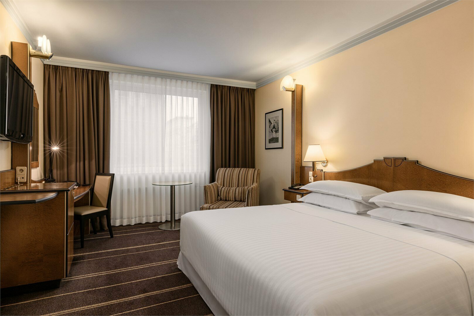 Классический номер с одной большой кроватью