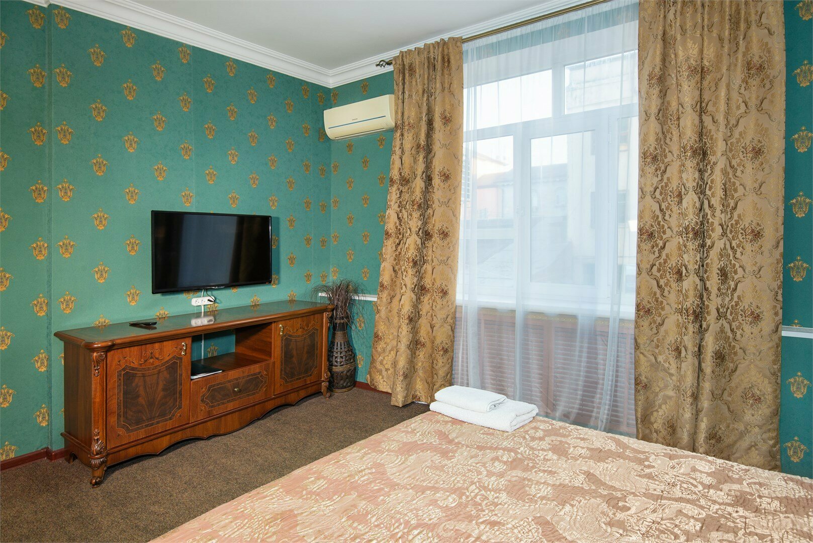 Большой двухместный номер с 2 кроватями 304