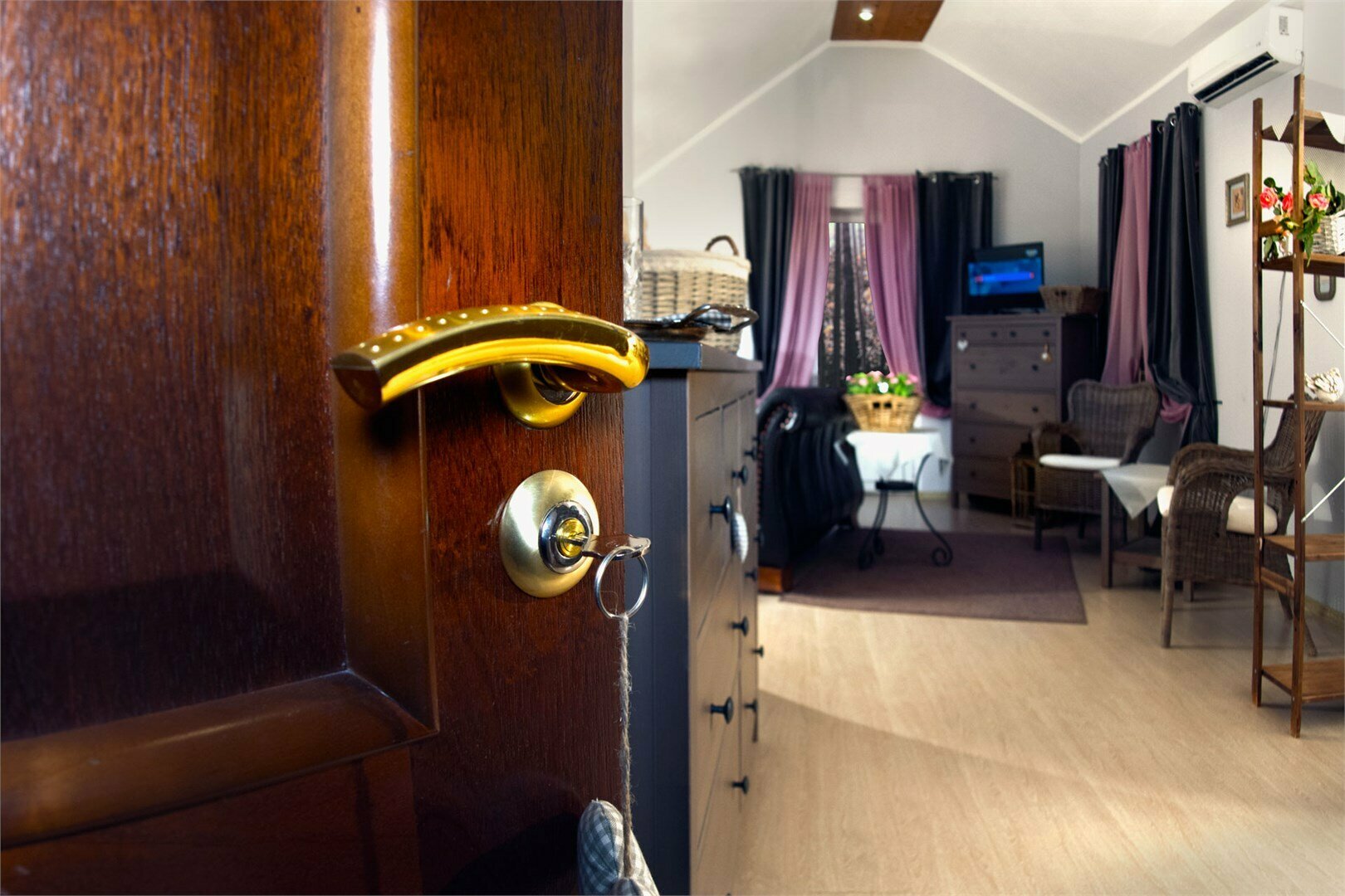 Люкс с кроватью размера «king-size» и балконом