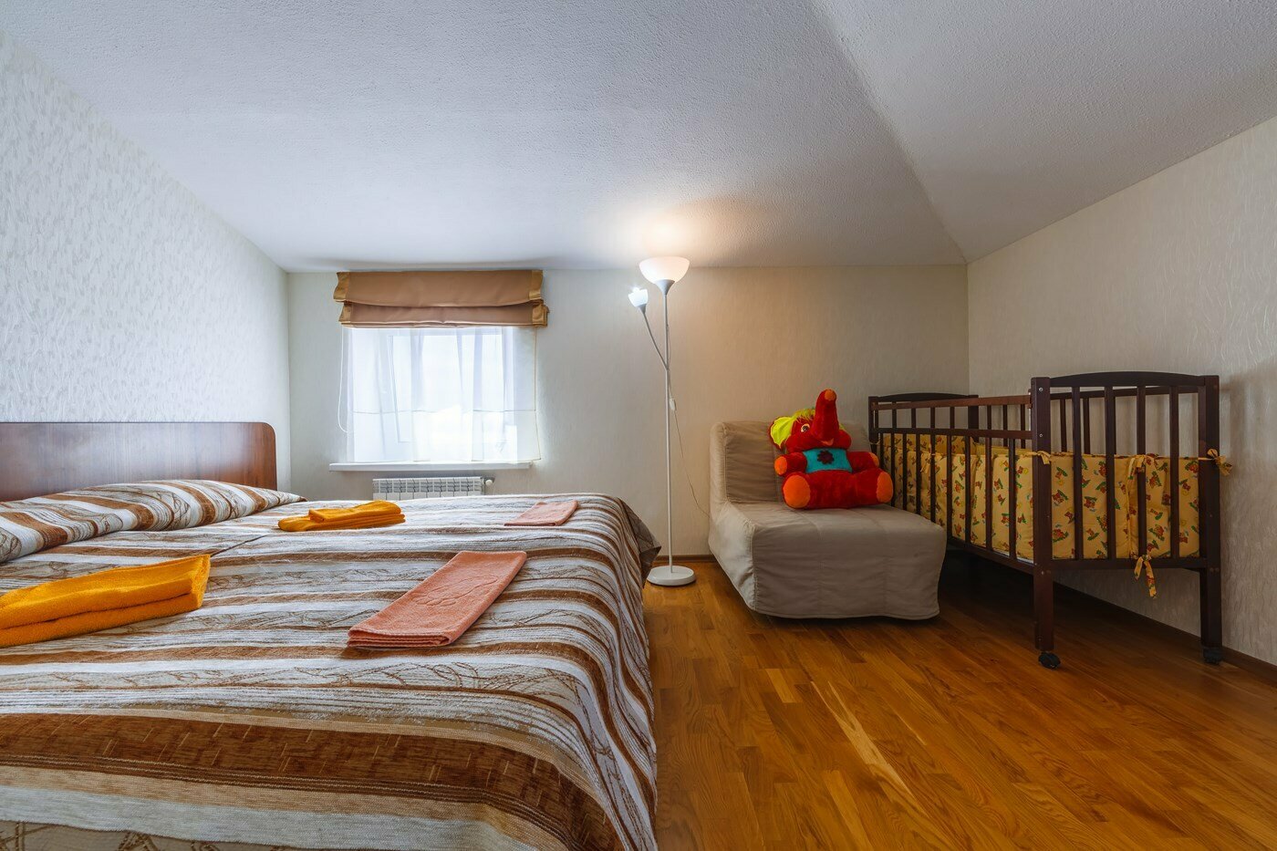 двухместный стандарт с  одной общей кроватью