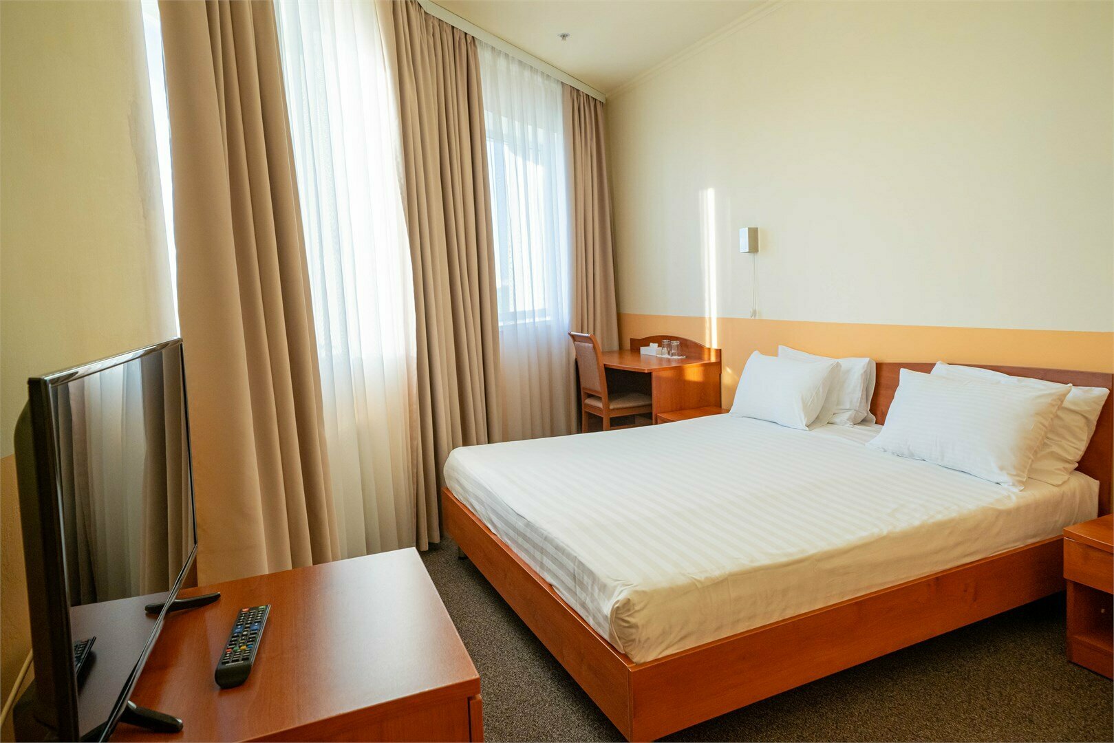 Полулюкс с двуспальной кроватью