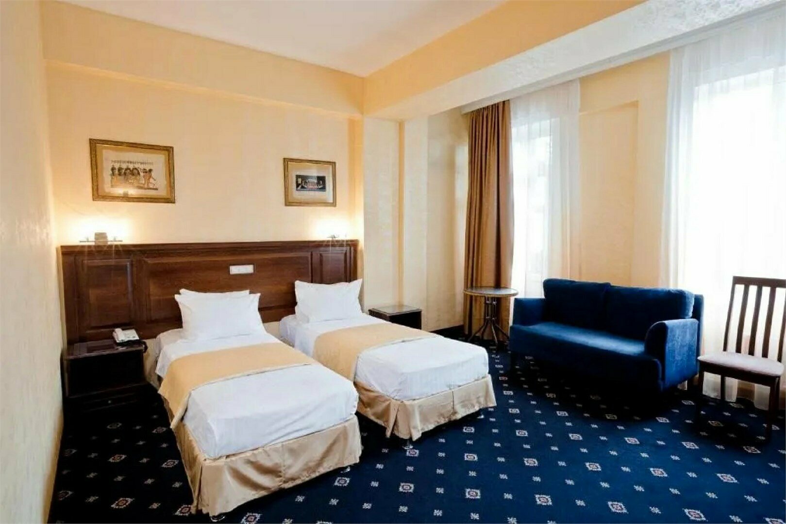 Двухместный номер с 1 кроватью или 2 отдельными кроватями и дополнительной кроватью