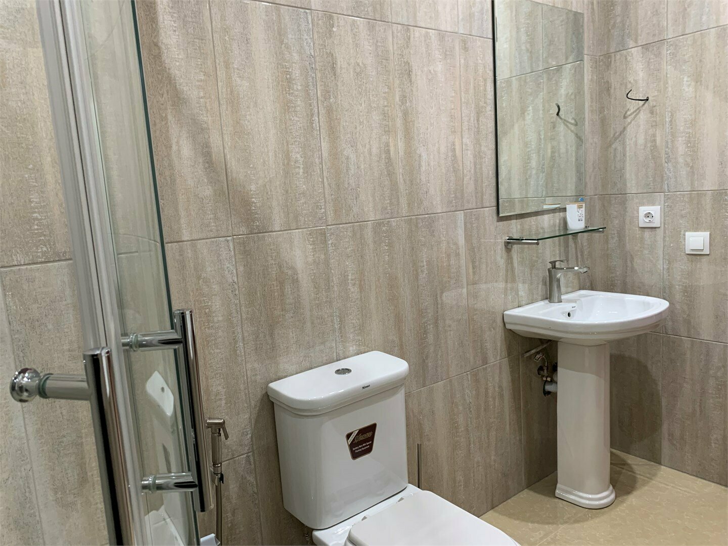 Двухместный номер эконом-класса с 2 отдельными кроватями