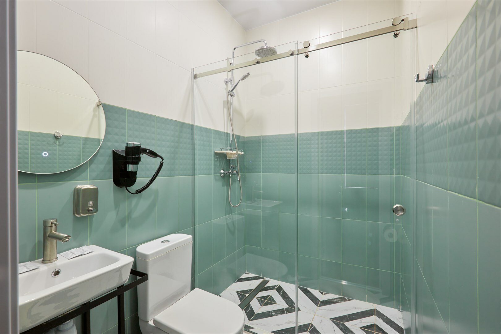 Стандарт с 1 одной двуспальной или 2 раздельными кроватями