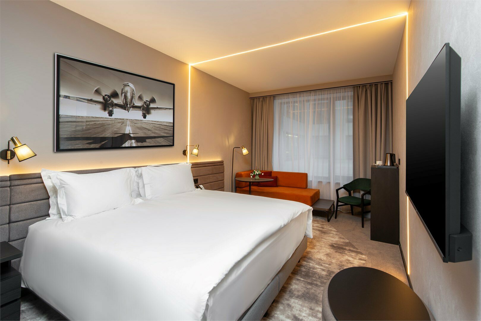 Премиум с одной большой кроватью