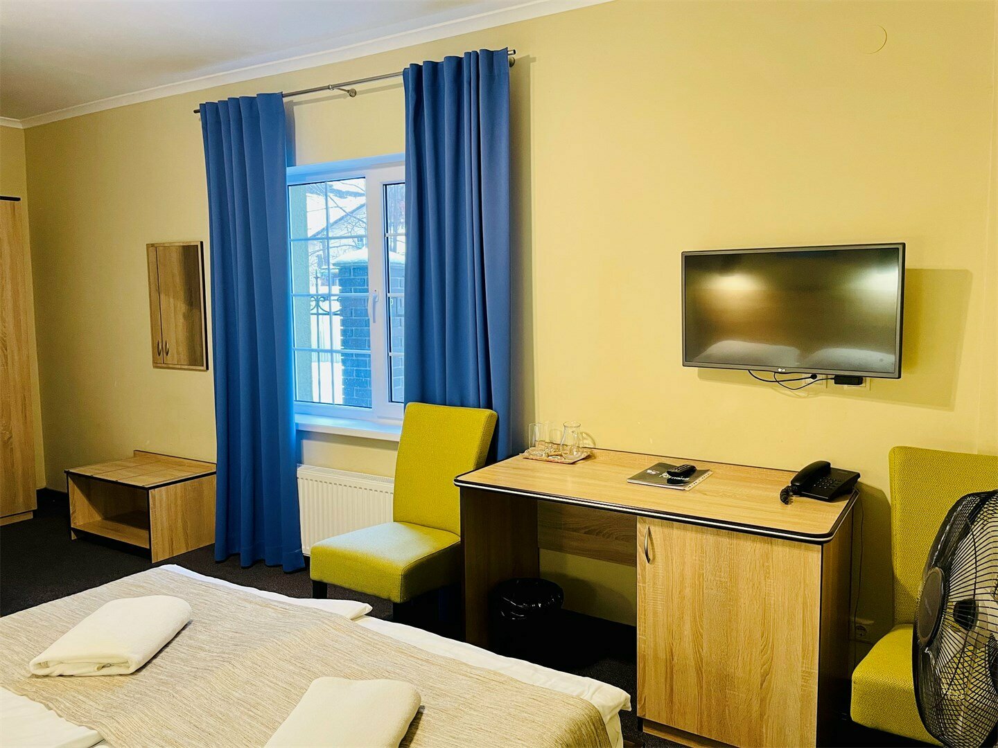 Двухместный номер I категории "Стандарт" с одной двуспальной кроватью