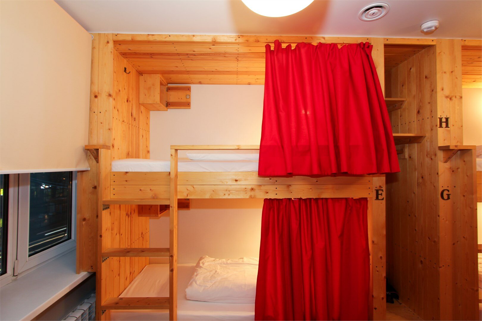 Место в общем 8-ми местном номере для мужчин и женщин