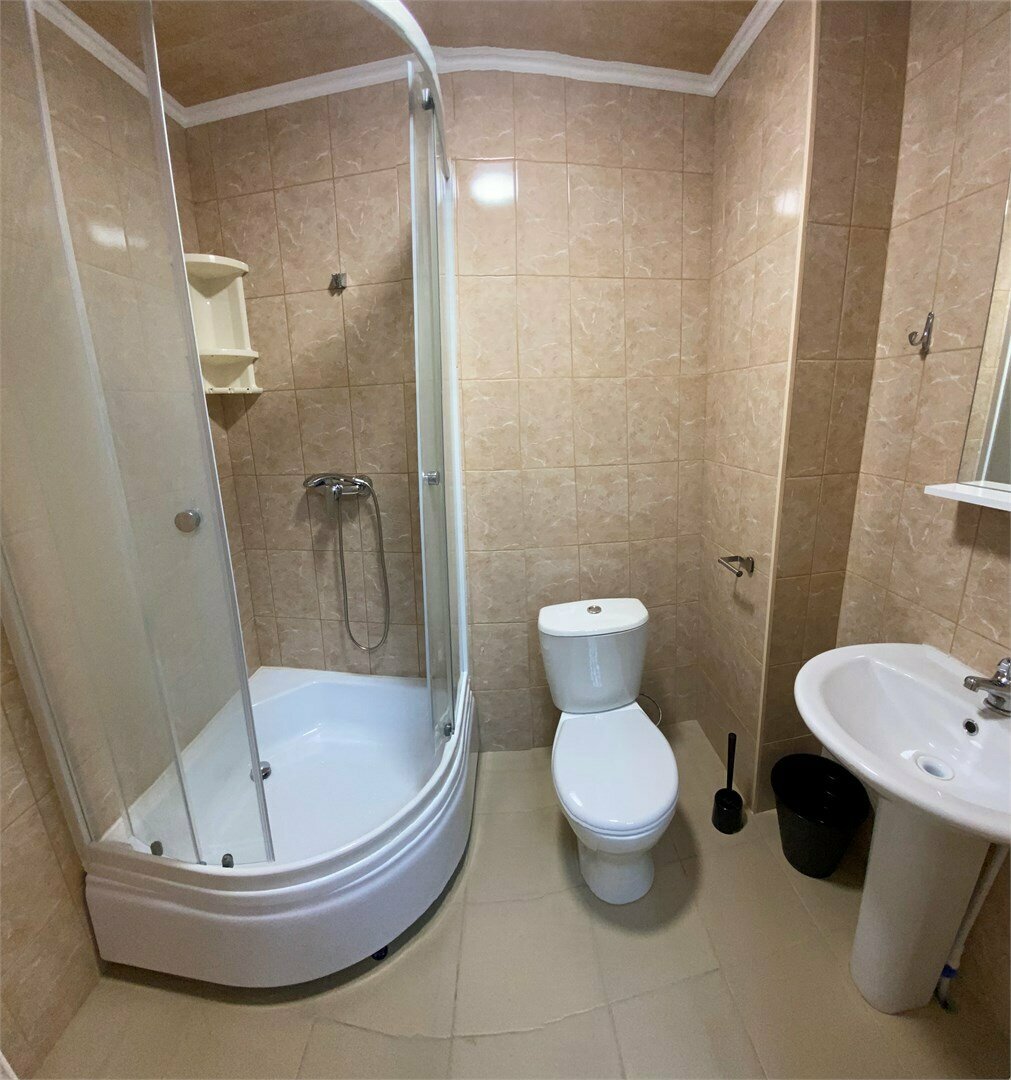 Одноместный номер с общим душем и туалетом