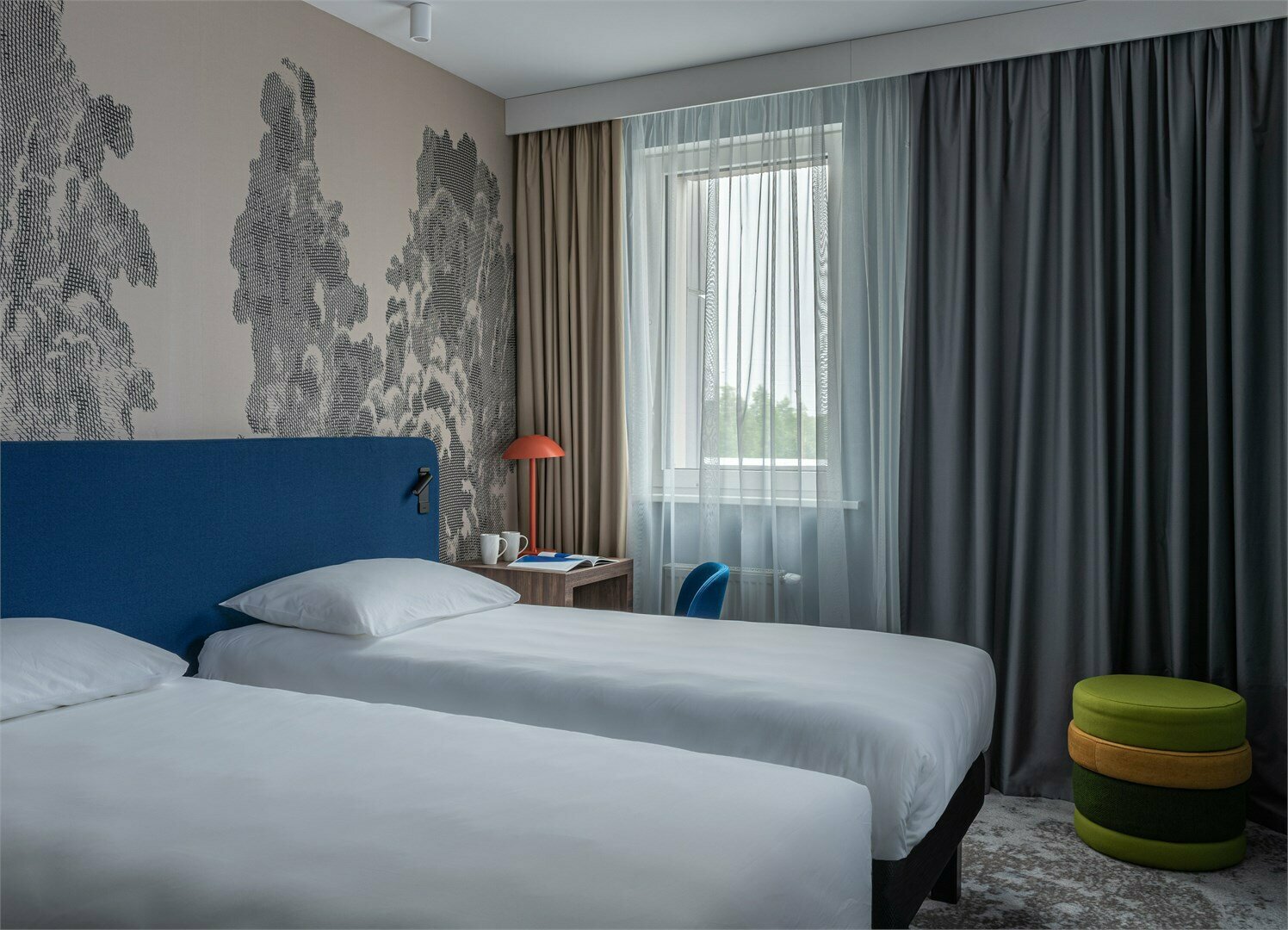 Двухместный номер с 2 отдельными кроватями и окном