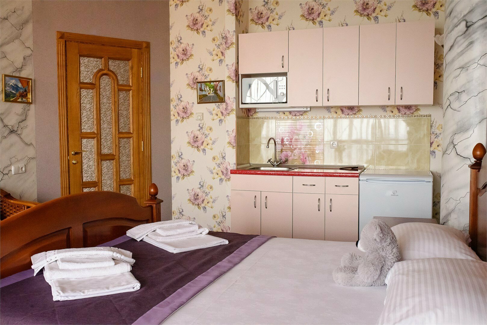 Прованс - Двухкомнатная пятиместная  студия с видом на море