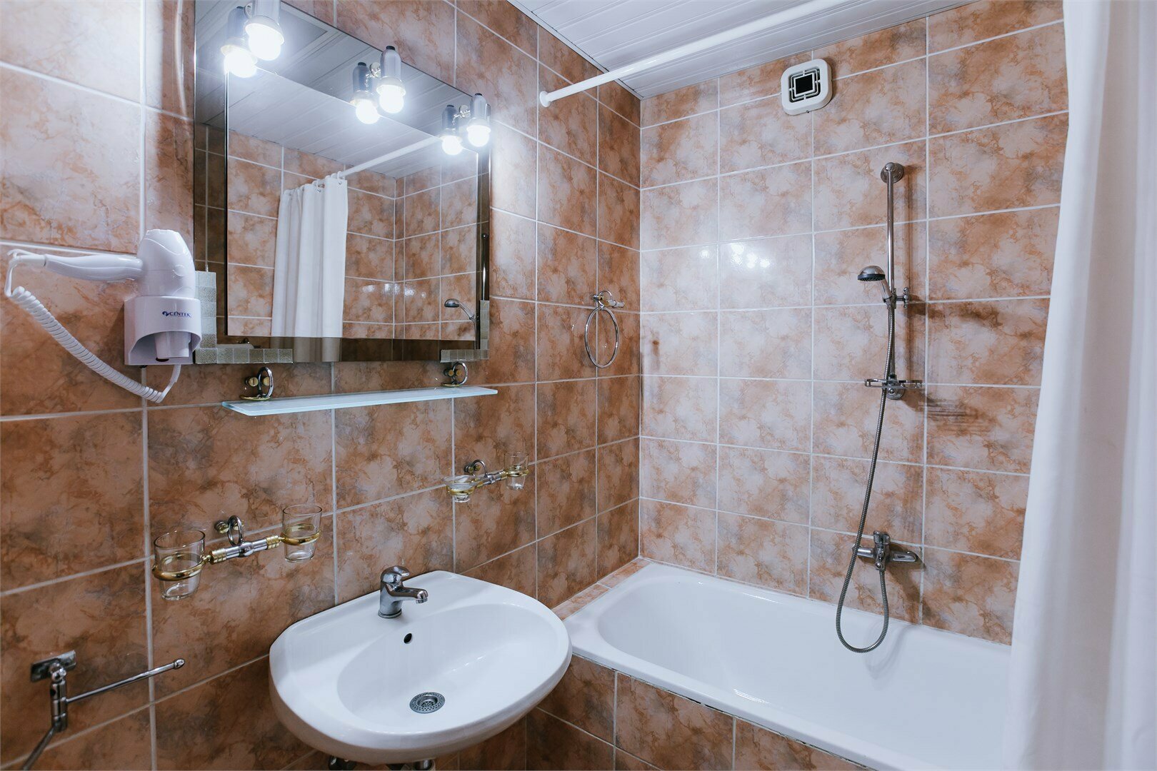 Люкс 2-комнатный 2-местный с кухней (1 корпус)