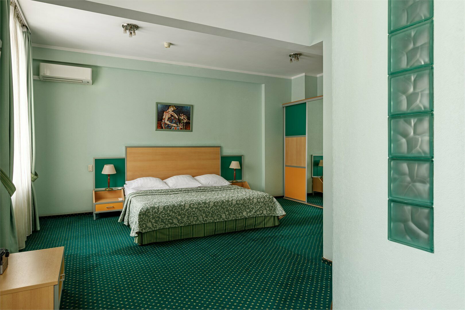 Люкс "Фисташковый"(Двухспальная кровать)