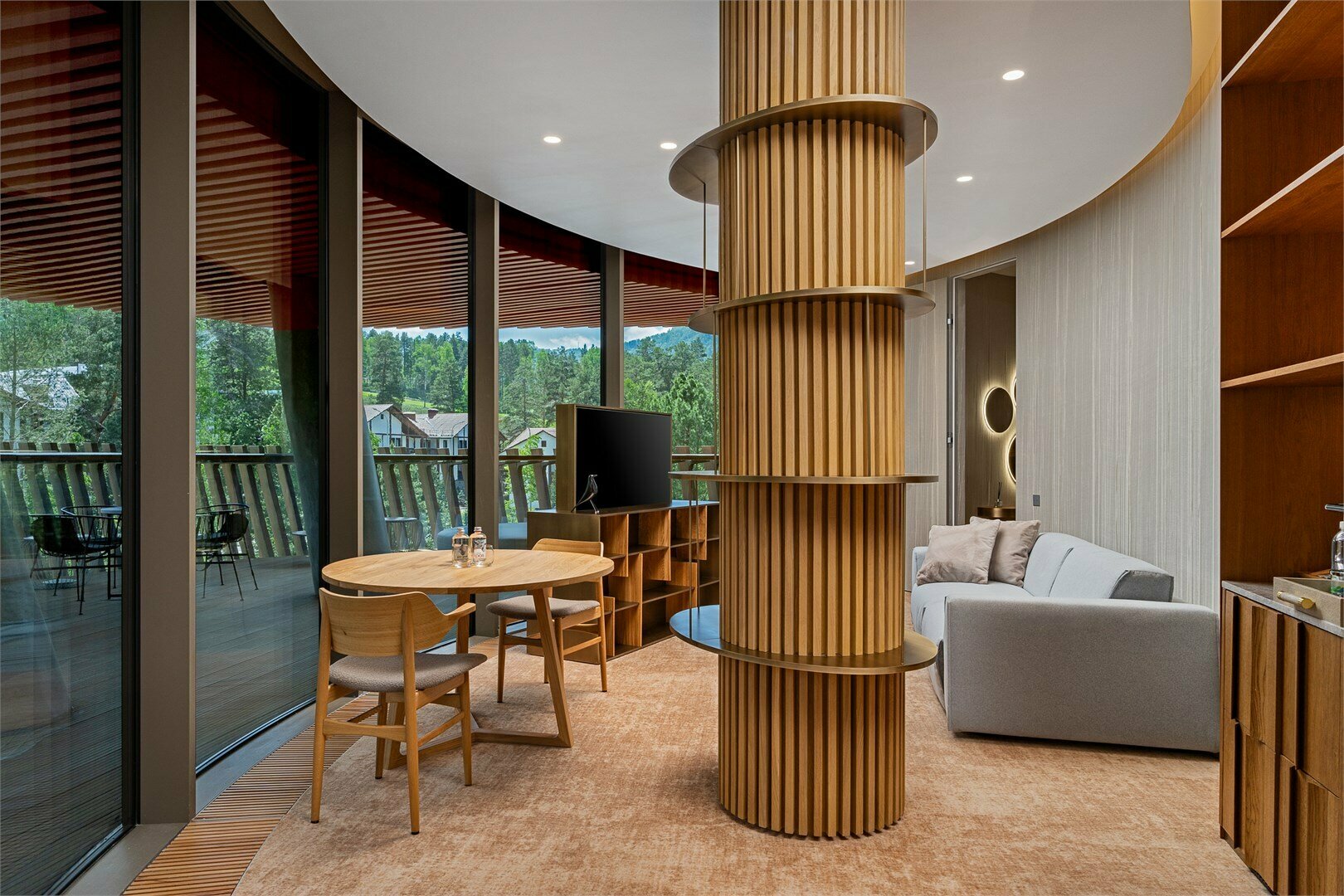 Панорамный люкс