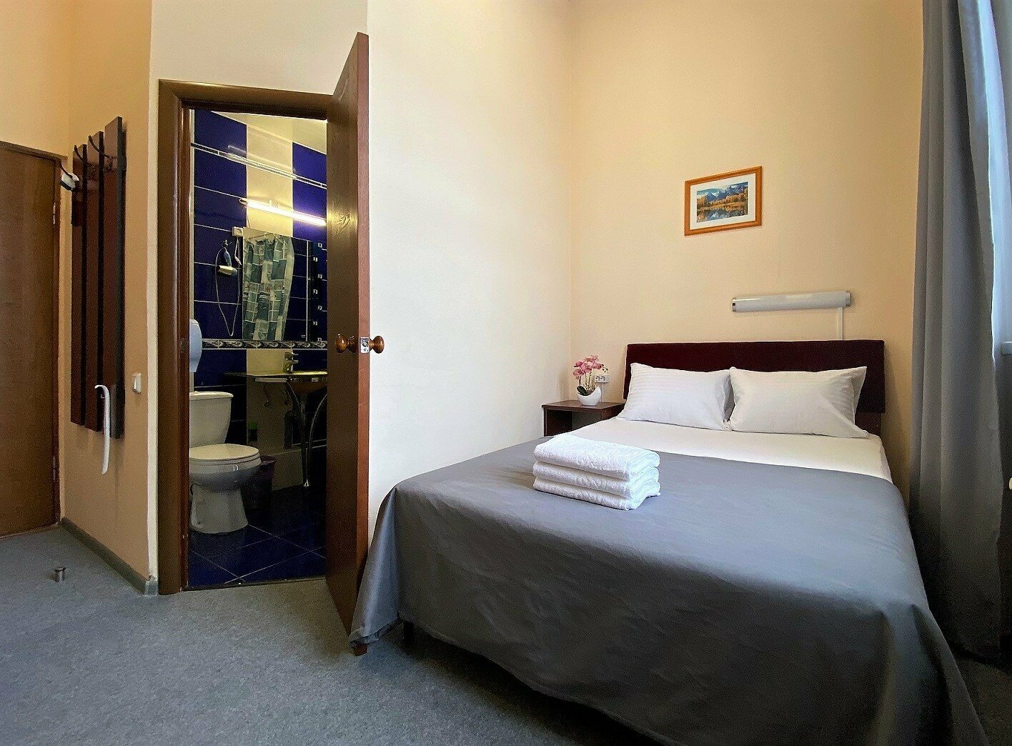 Небольшой двухместный номер с 1 кроватью