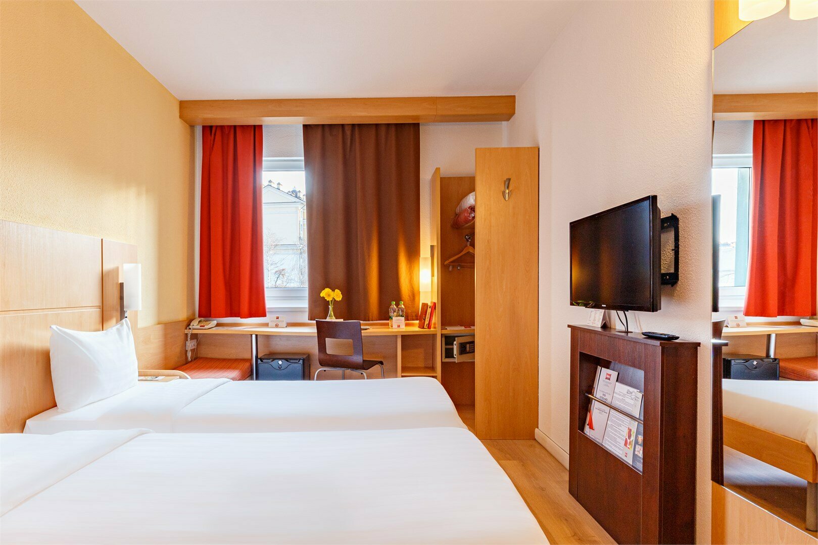 Стандартный двухместный номер с раздельными кроватями