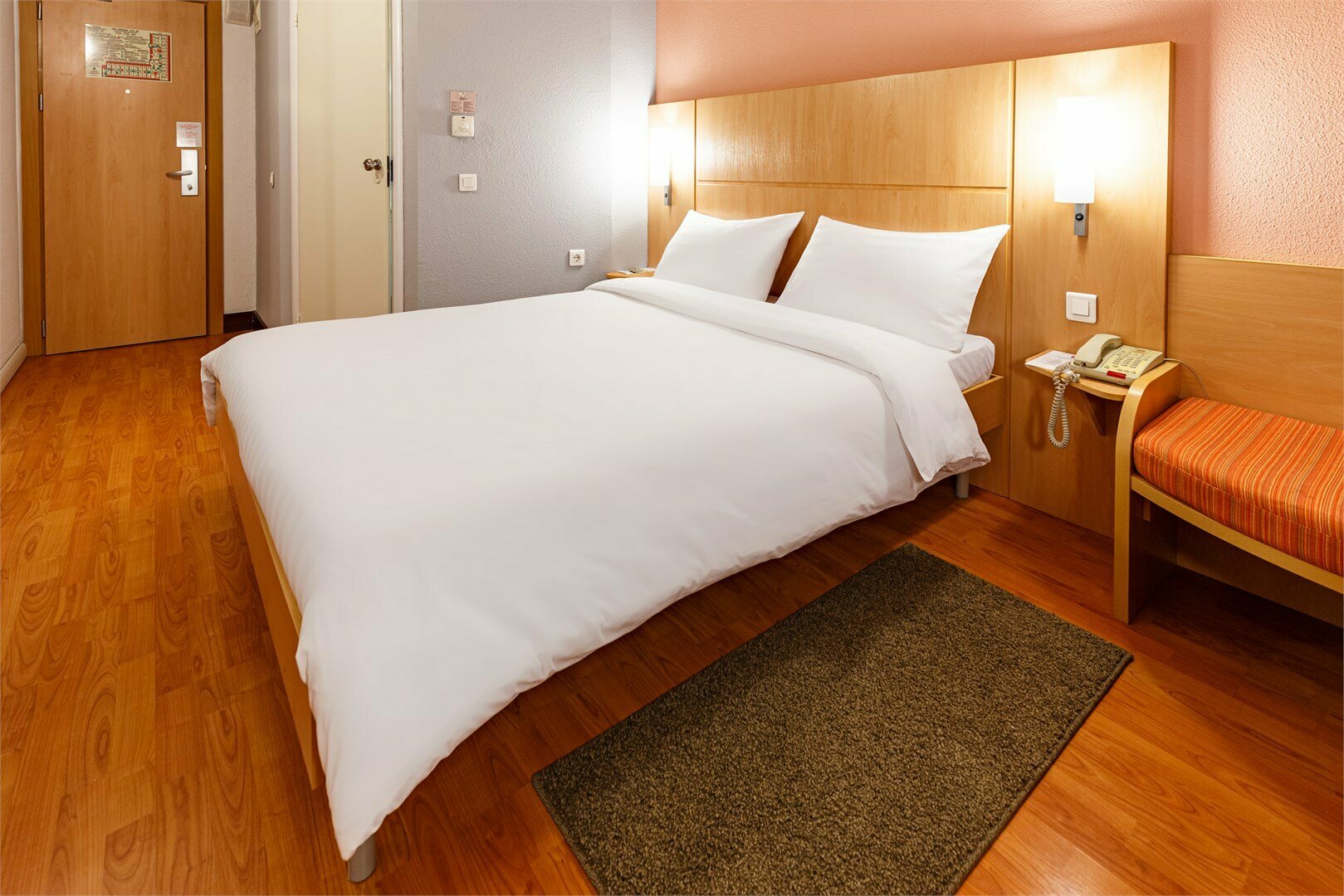 Стандартный номер с двуспальной кроватью