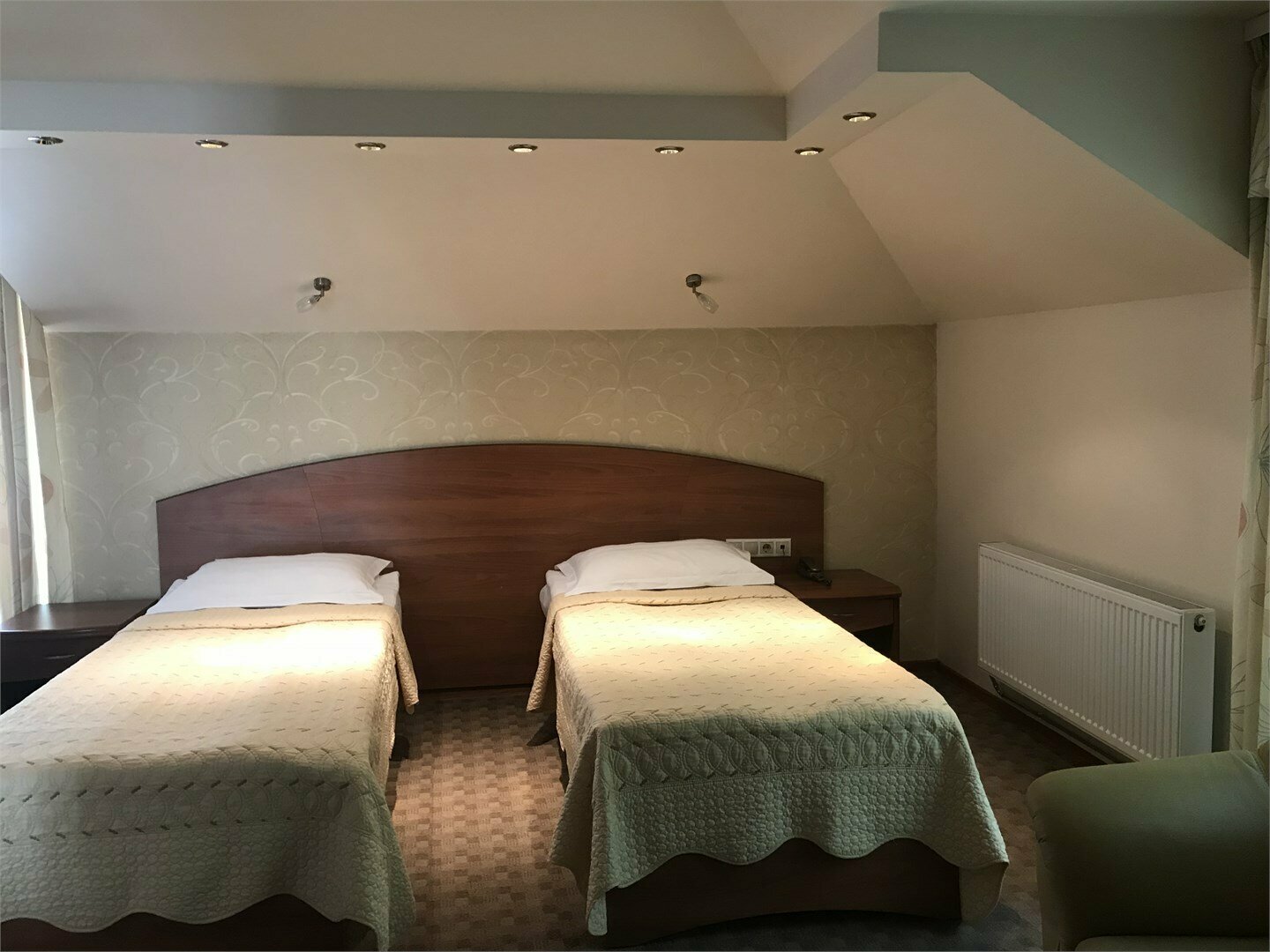 «Стандарт с двумя раздельными кроватями»