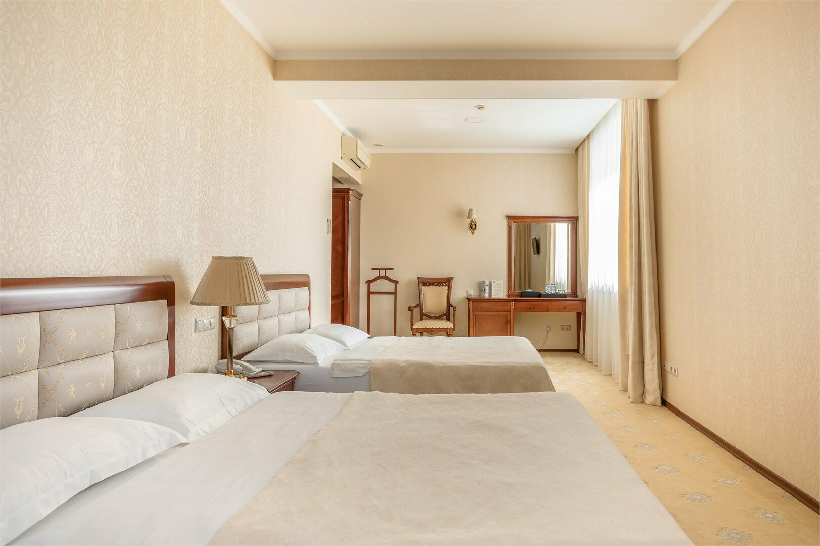 Премиум семейный с двумя двуспальными кроватями