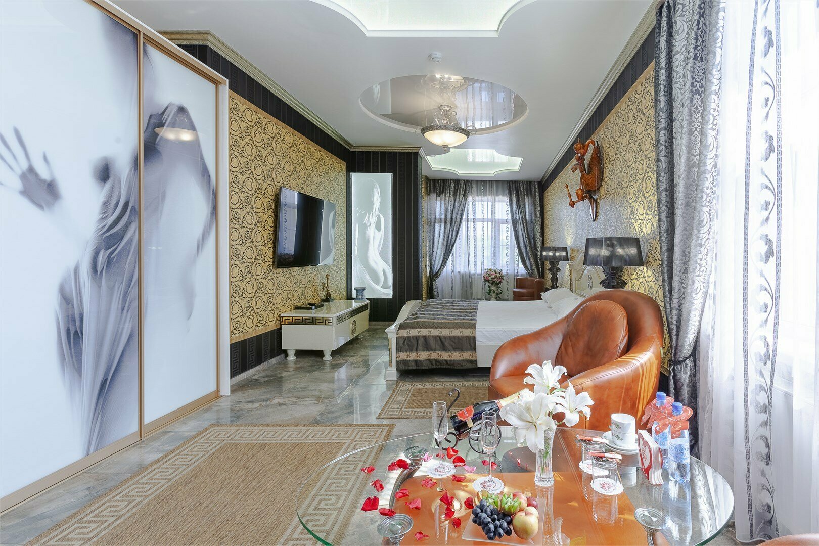 «Люкс Версаче» с сауной