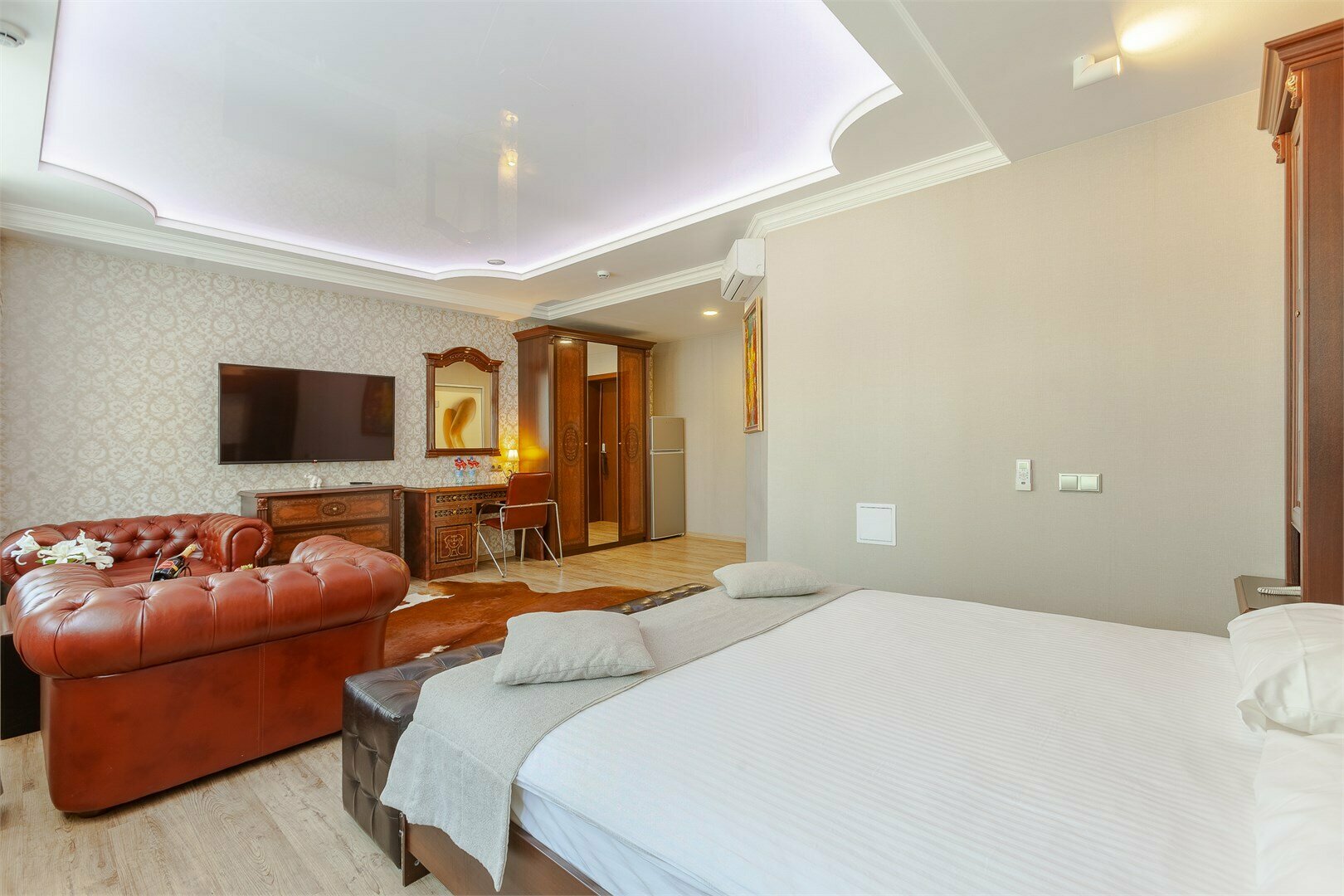 «Люкс»  с двуспальной кроватью