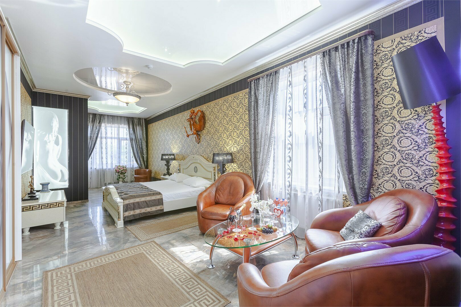 «Люкс Версаче» с сауной