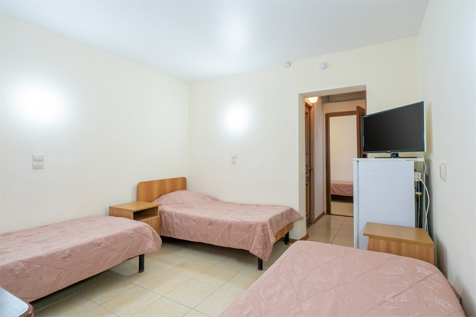 Д5 Двухкомнатный номер с 5 кроватями