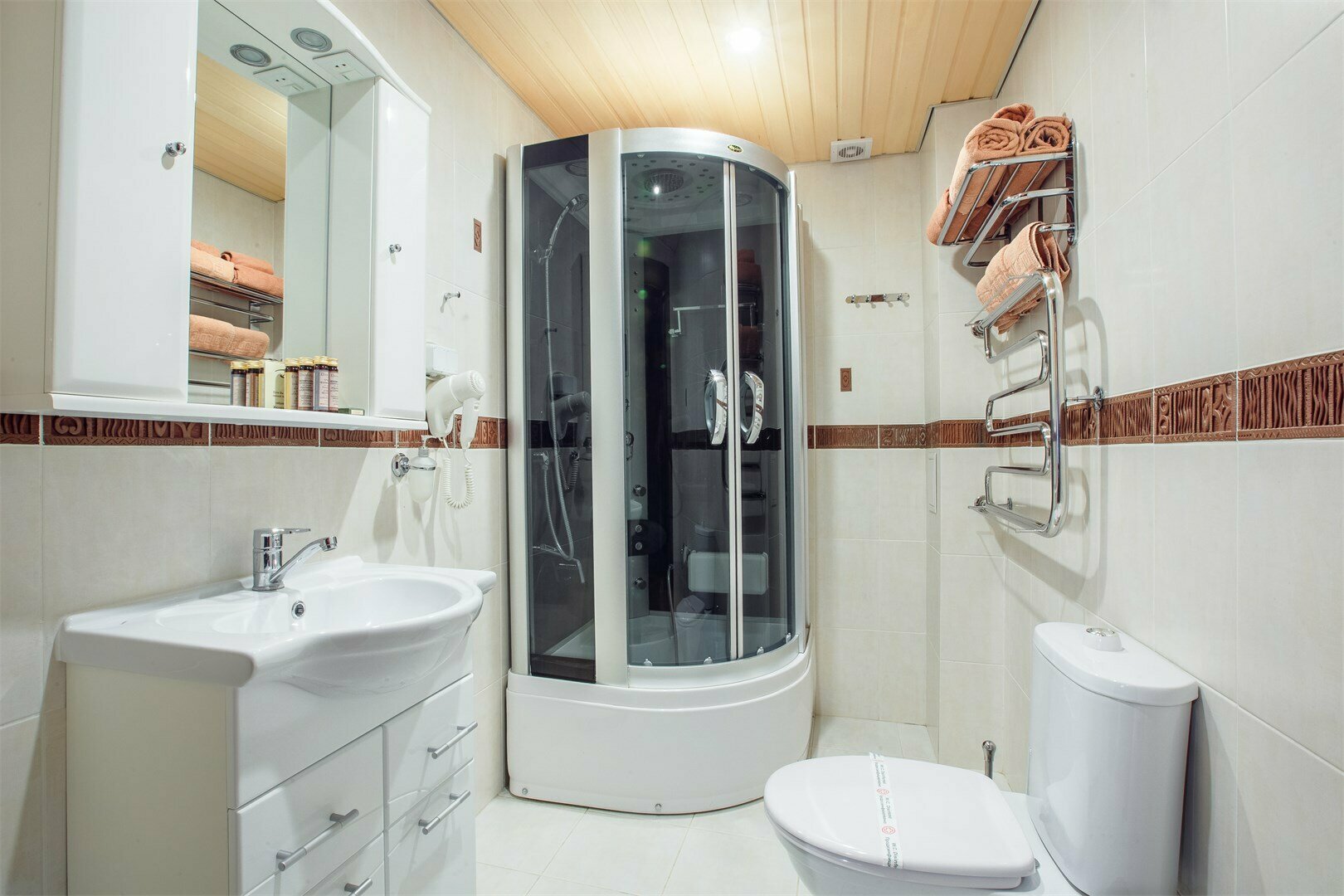 Коттедж 4 комнатный 8 местный