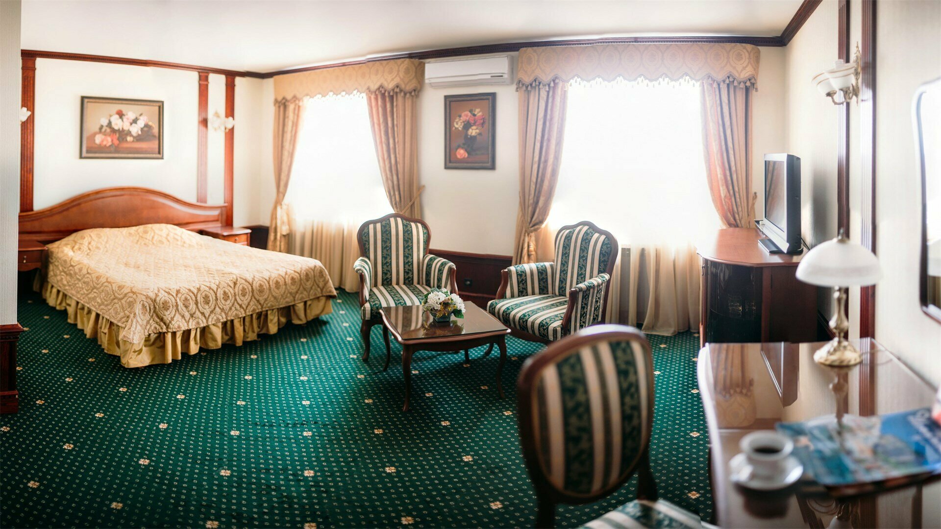 Джуниор Сюит Бизнес