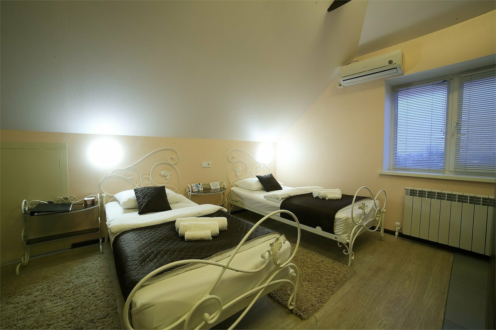 стандартный двухместный номер с двумя раздельными кроватями