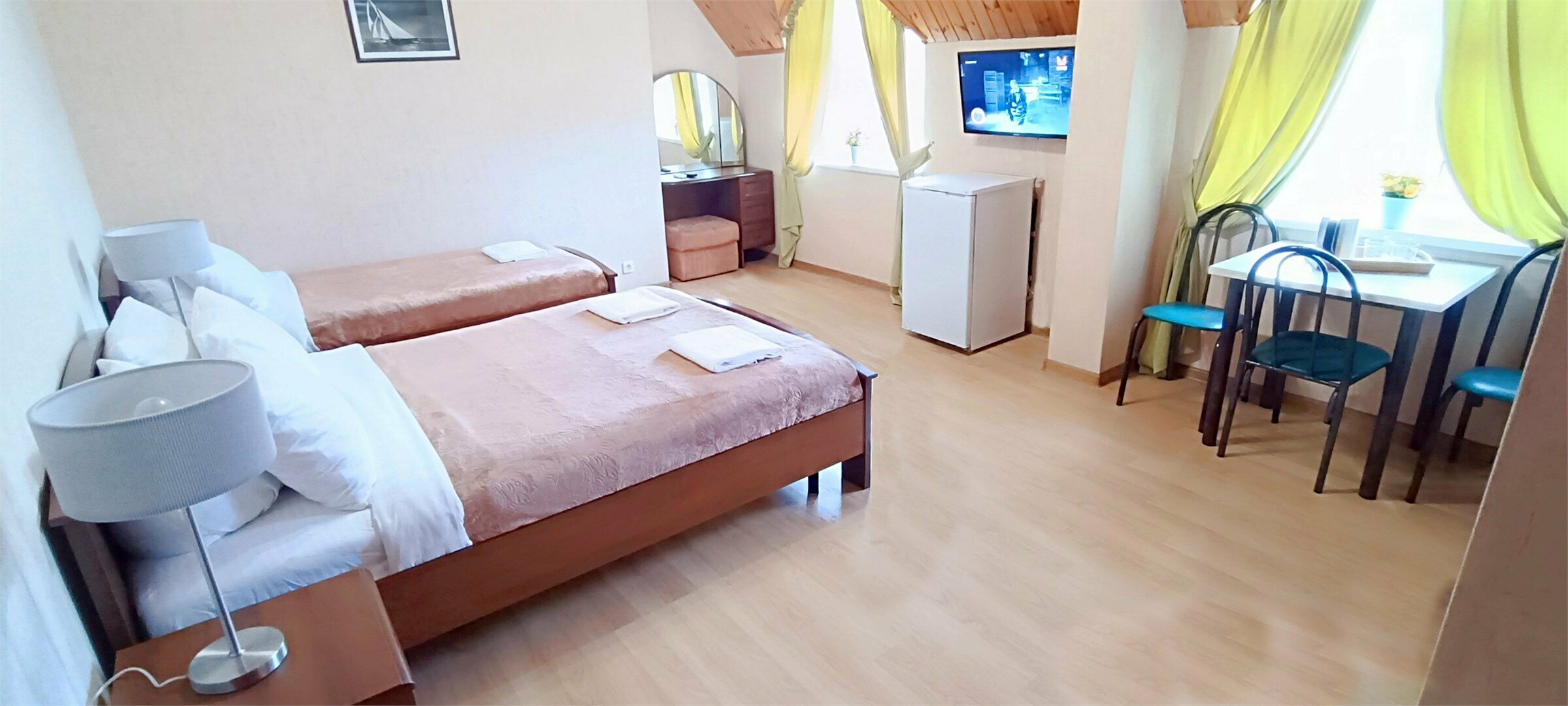 Трехместный номер "Комфорт" (мансарда 4 этаж)