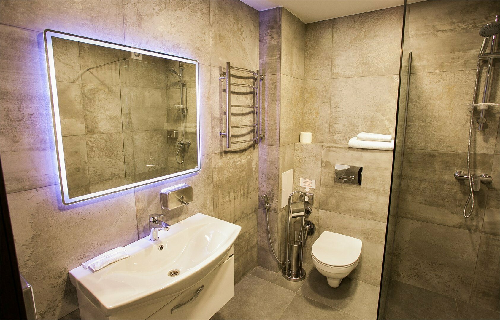 Люкс с двуспальной кроватью