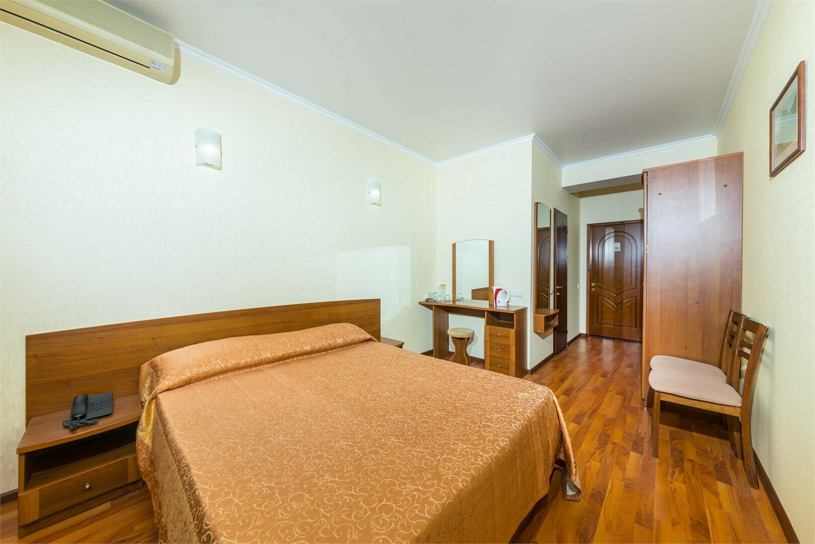 Двухместный однокомнатный номер с балконом