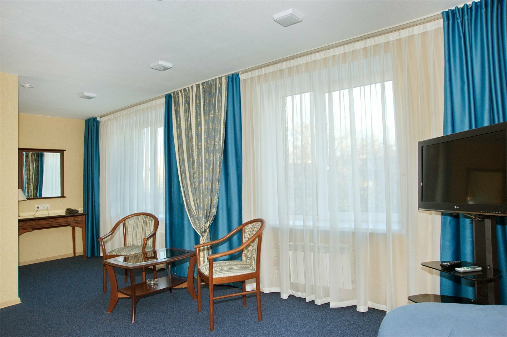 Номер Полулюкс