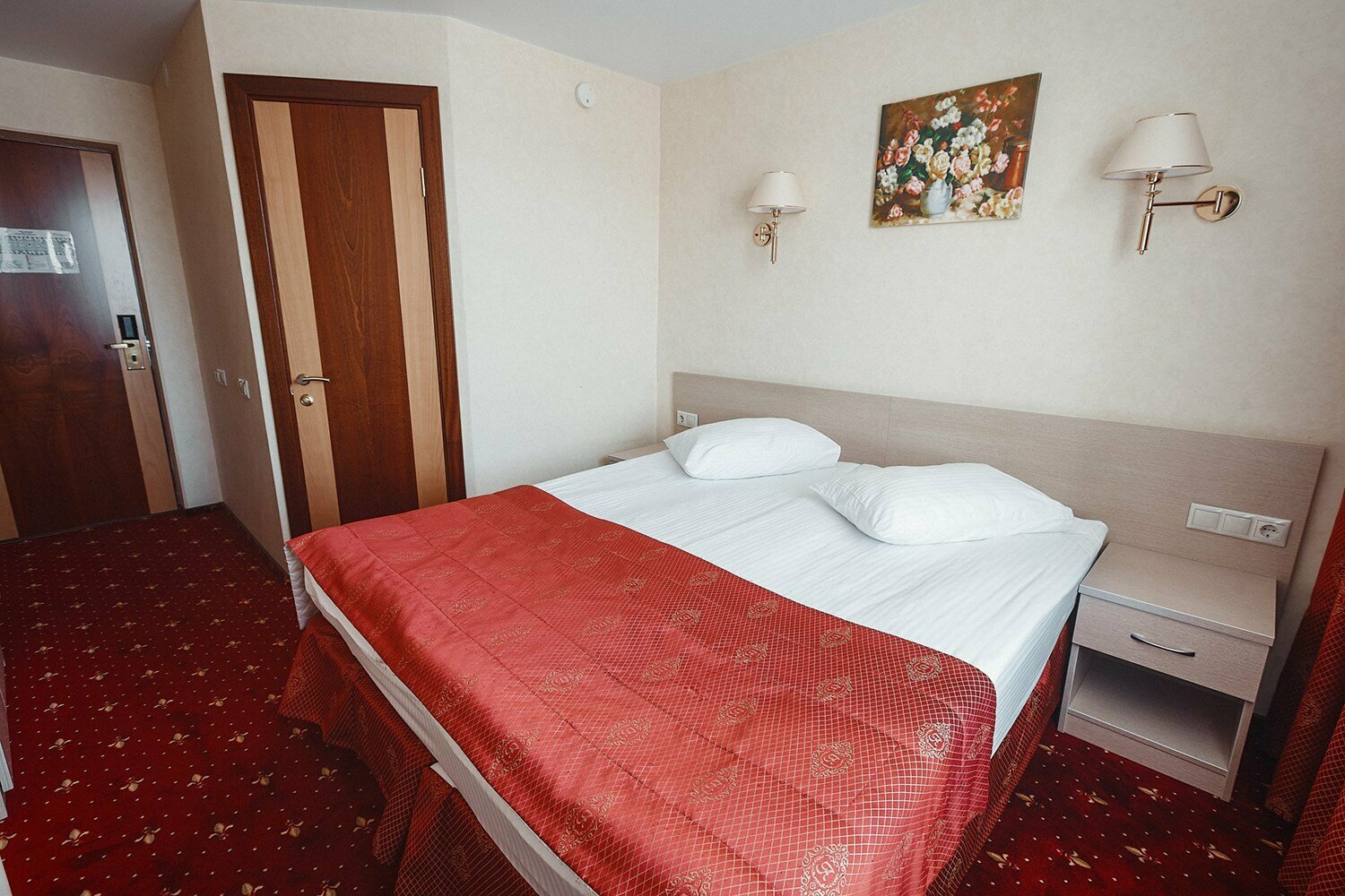 Первая категория "Стандарт"(две кровати соединенные топпером)