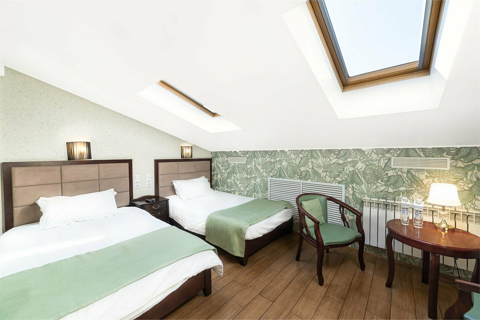 Двухместный номер с 2 отдельными кроватями и душем