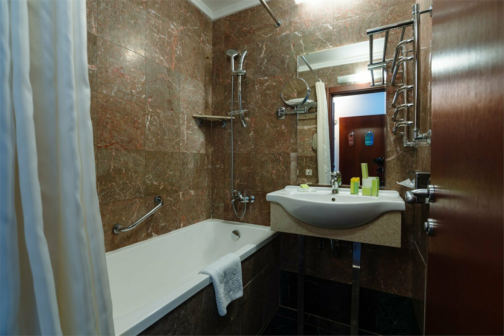 Оптима с двуспальной кроватью