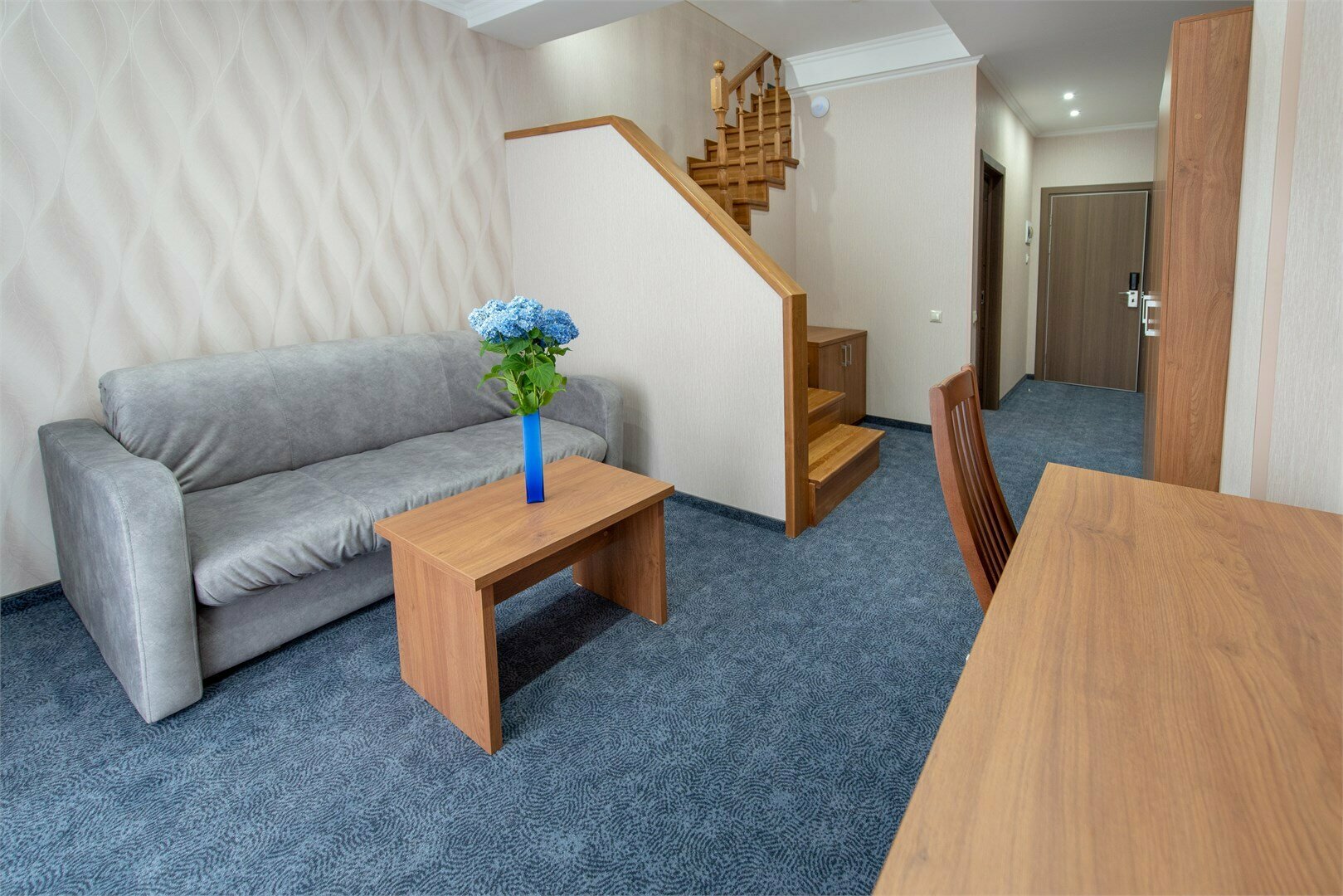 Стандарт-комфорт + (2-местный 2-комнатный 2-х уровневый с балконом)