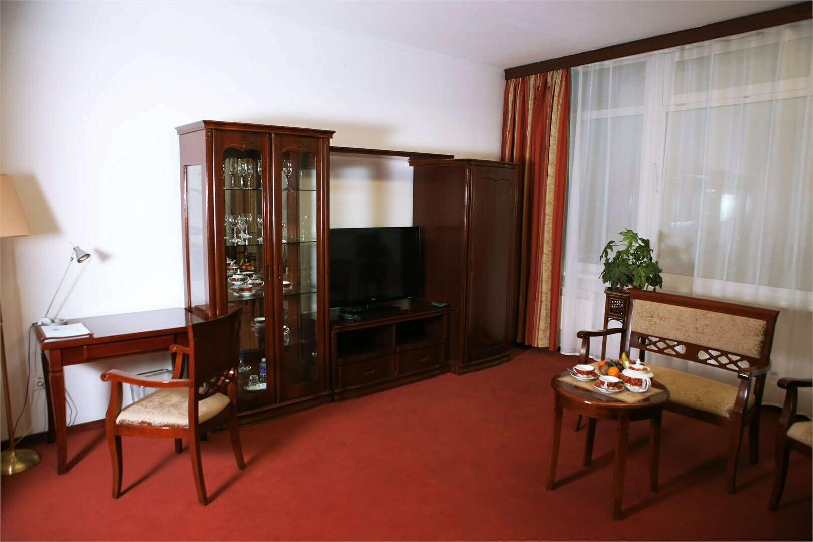 Номер с кроватью размера «queen-size»