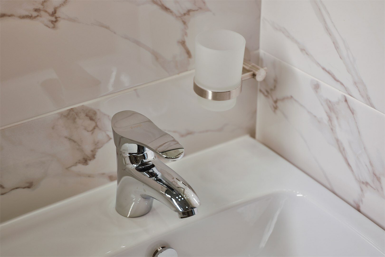 Стандарт с видом в стену