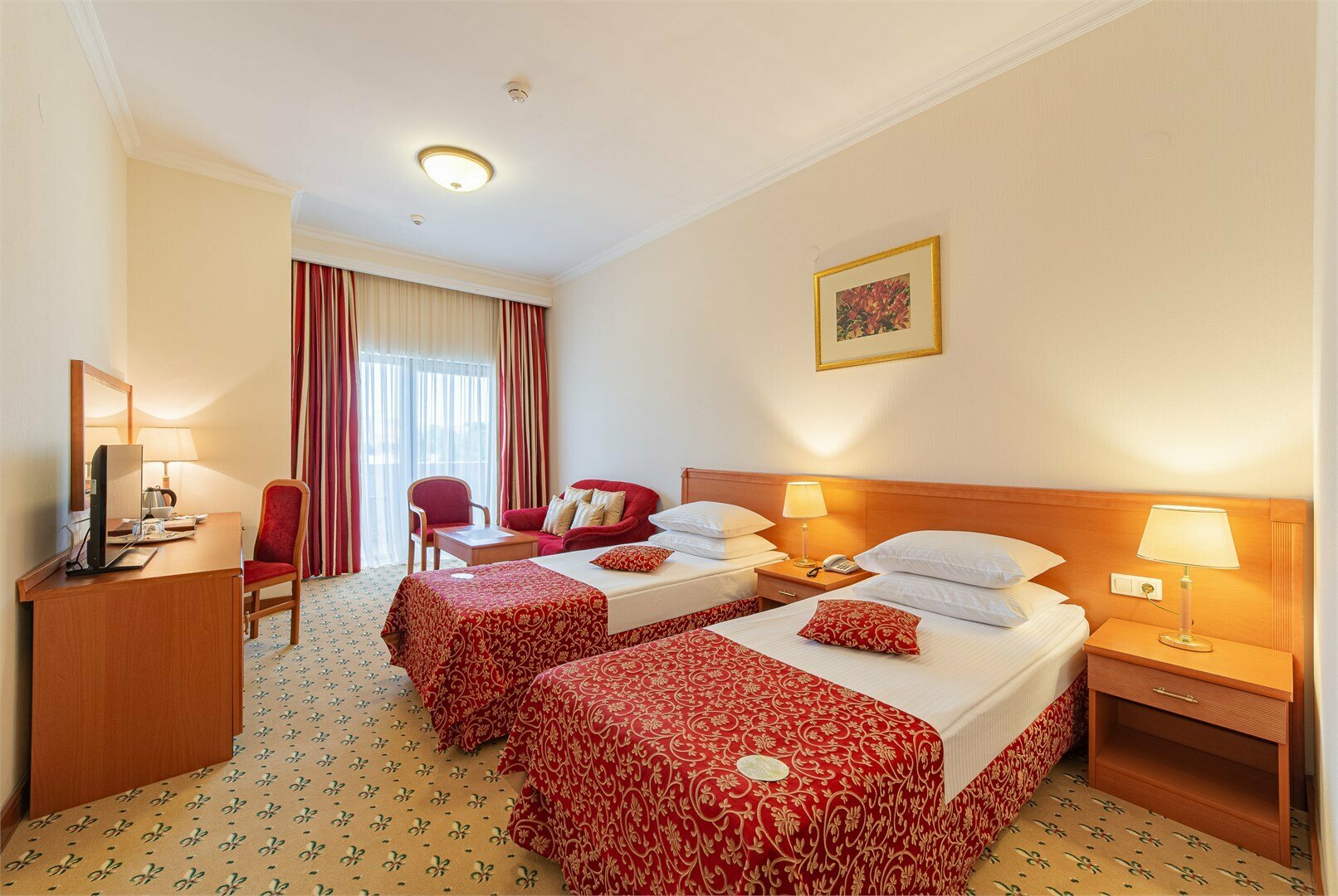 Стандарт (вид на город) с раздельными кроватями