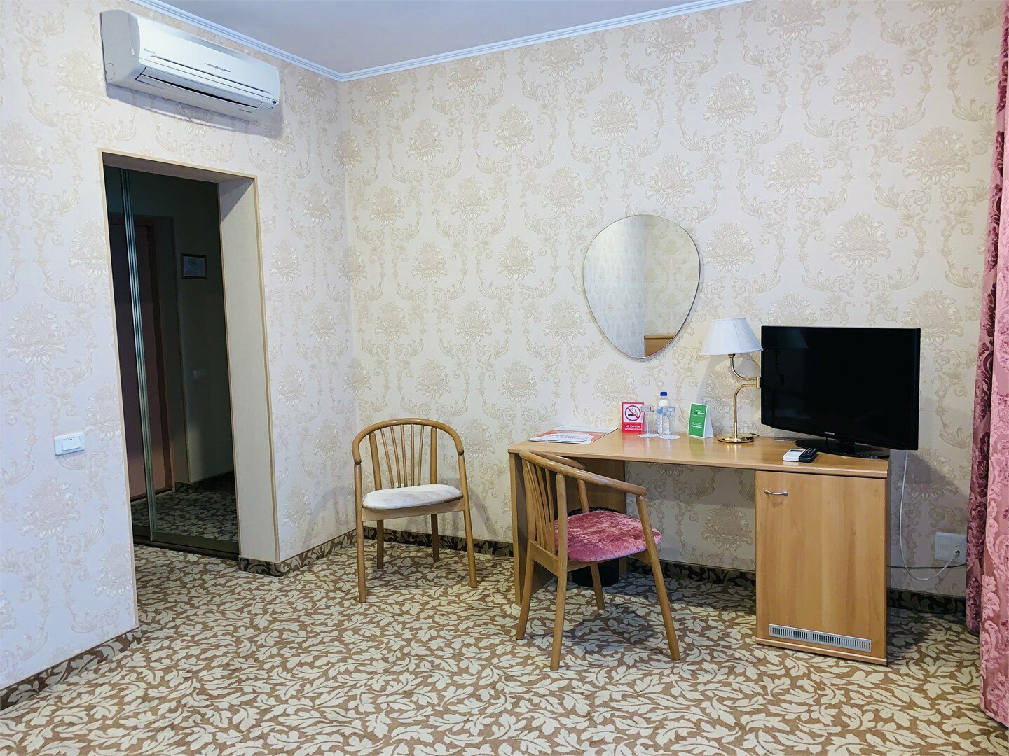 Однокомнатный с одной широкой кроватью, улучшенный(DeLuxe)